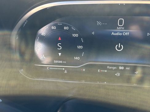 Used 2023 Chevrolet Suburban Premier image 30