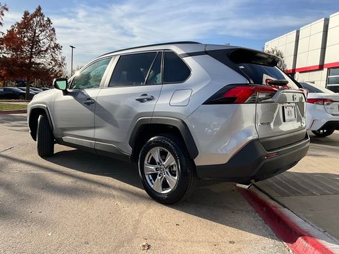 Used 2025 Toyota RAV4 XLE image 8