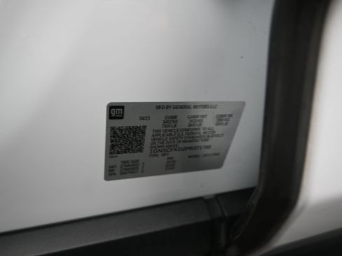 Used 2023 Chevrolet Suburban Premier image 12