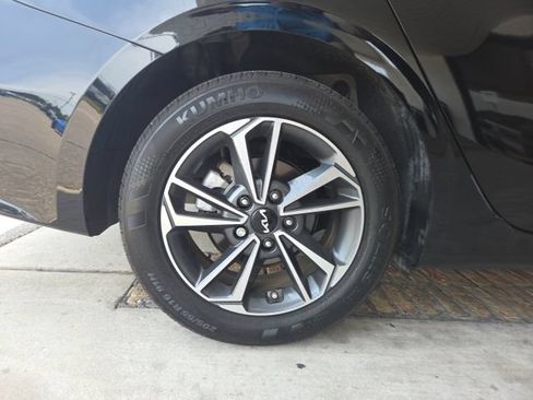Used 2024 Kia Forte LXS w/ LXS Technology Package FWD image 22