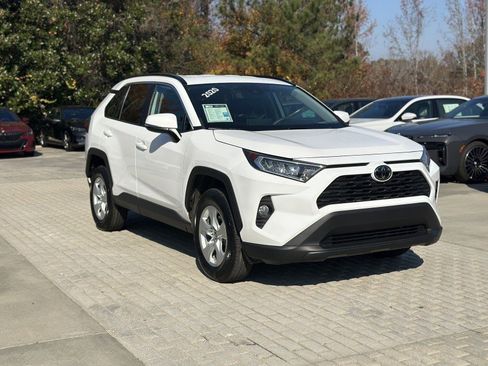 Used 2020 Toyota RAV4 XLE image 10