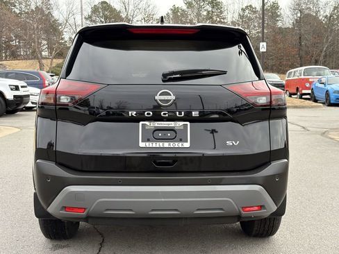 Used 2023 Nissan Rogue SV image 4