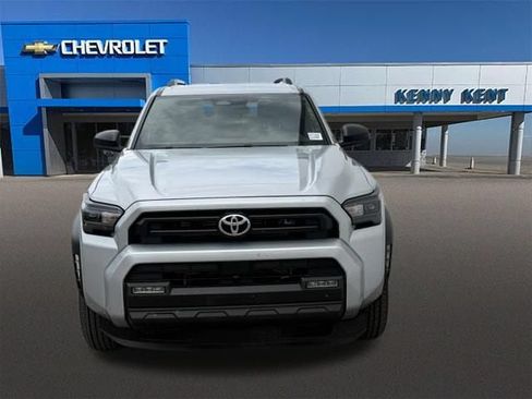 Used 2025 Toyota 4Runner SR5 AWD/4WD image 6