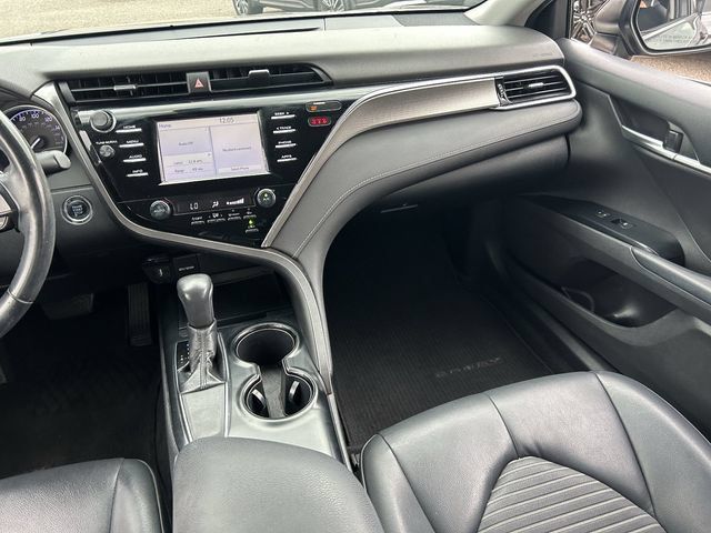 Used 2018 Toyota Camry SE w/ Convenience Package FWD image 16