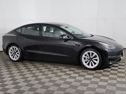 Used 2023 Tesla Model 3 Standard Range image 15