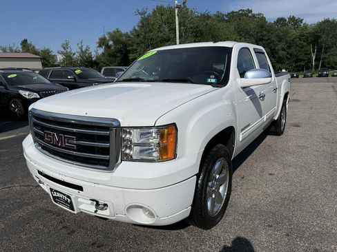 Used 2013 GMC Sierra 1500 SLT w/ SLT Convenience Package AWD/4WD image 2
