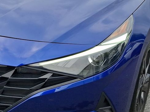 Used 2023 Hyundai Elantra SEL FWD image 9