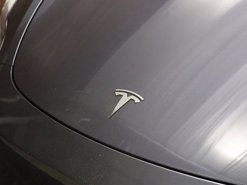 Used 2024 Tesla Model Y Long Range image 3