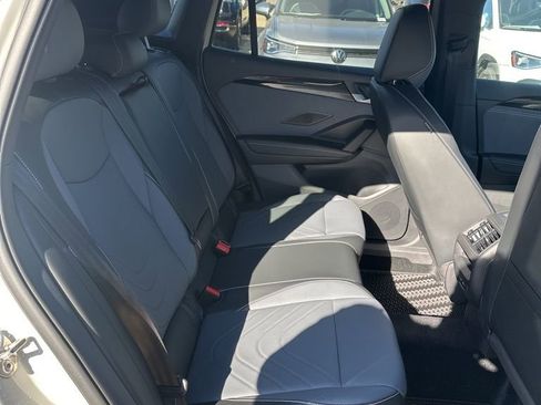 New 2026 Volkswagen Tiguan SE R-Line AWD/4WD image 18