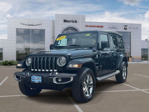 Used 2019 Jeep Wrangler Unlimited Sahara AWD/4WD image 4