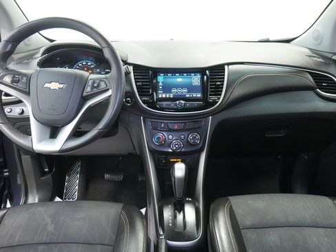 Used 2018 Chevrolet Trax LT w/ LT Convenience Package image 28