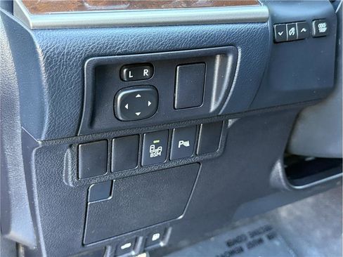 Used 2014 Lexus ES 350 w/ Luxury Package FWD image 20
