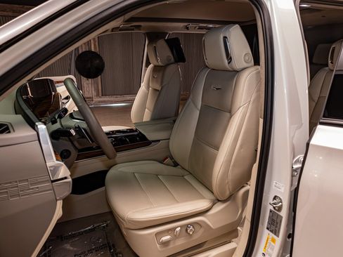 Used 2025 Cadillac Escalade Sport Platinum AWD/4WD image 21