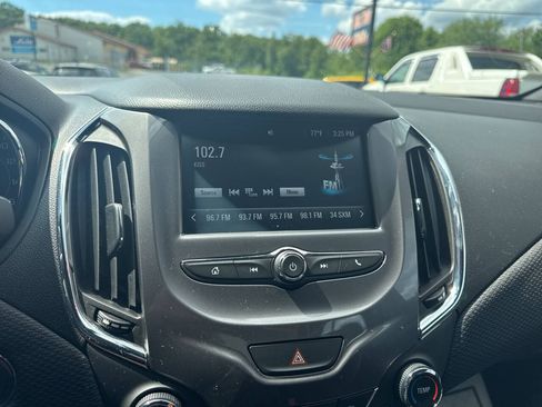 Used 2016 Chevrolet Cruze LT w/ Convenience Package FWD image 27
