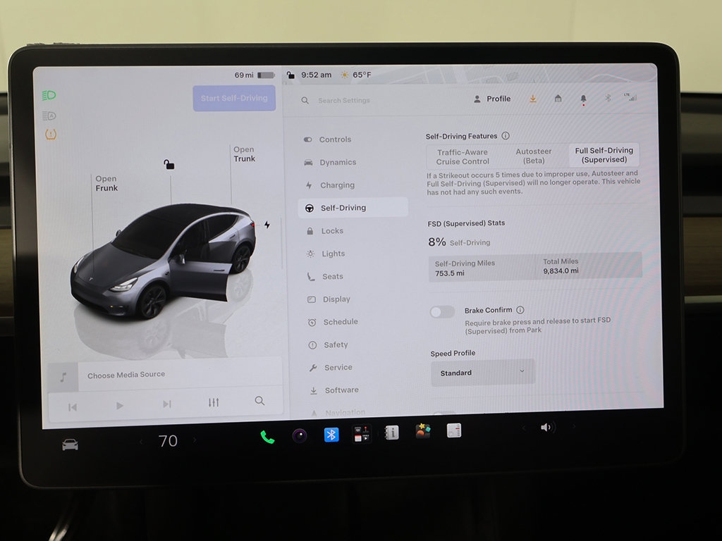 Used 2025 Tesla Model Y Long Range AWD/4WD image 45