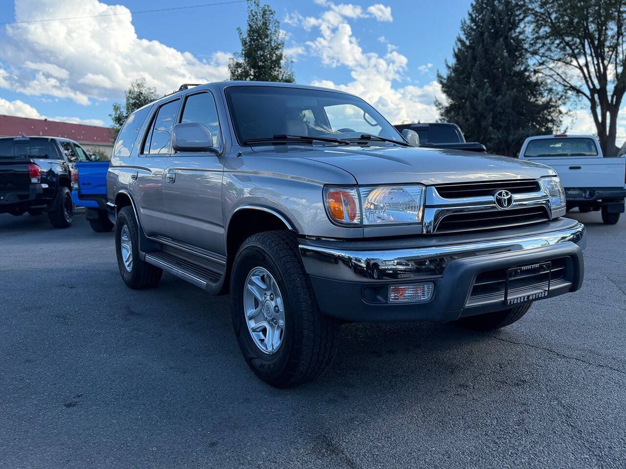 Used 2002 Toyota 4Runner SR5 AWD/4WD image 14