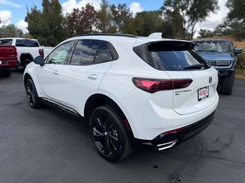 Used 2025 Buick Envision Sport Touring image 8