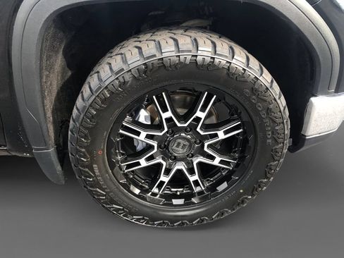 Used 2022 GMC Sierra 1500 SLT AWD/4WD image 16