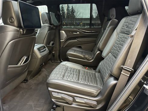 Certified 2023 Cadillac Escalade V w/ Heavy-Duty Trailer Package image 15