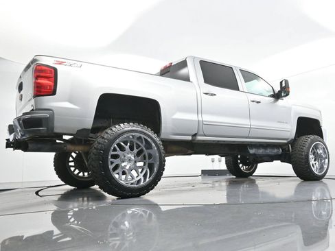 Used 2018 Chevrolet Silverado 2500 LT w/ LT Convenience Package AWD/4WD image 48