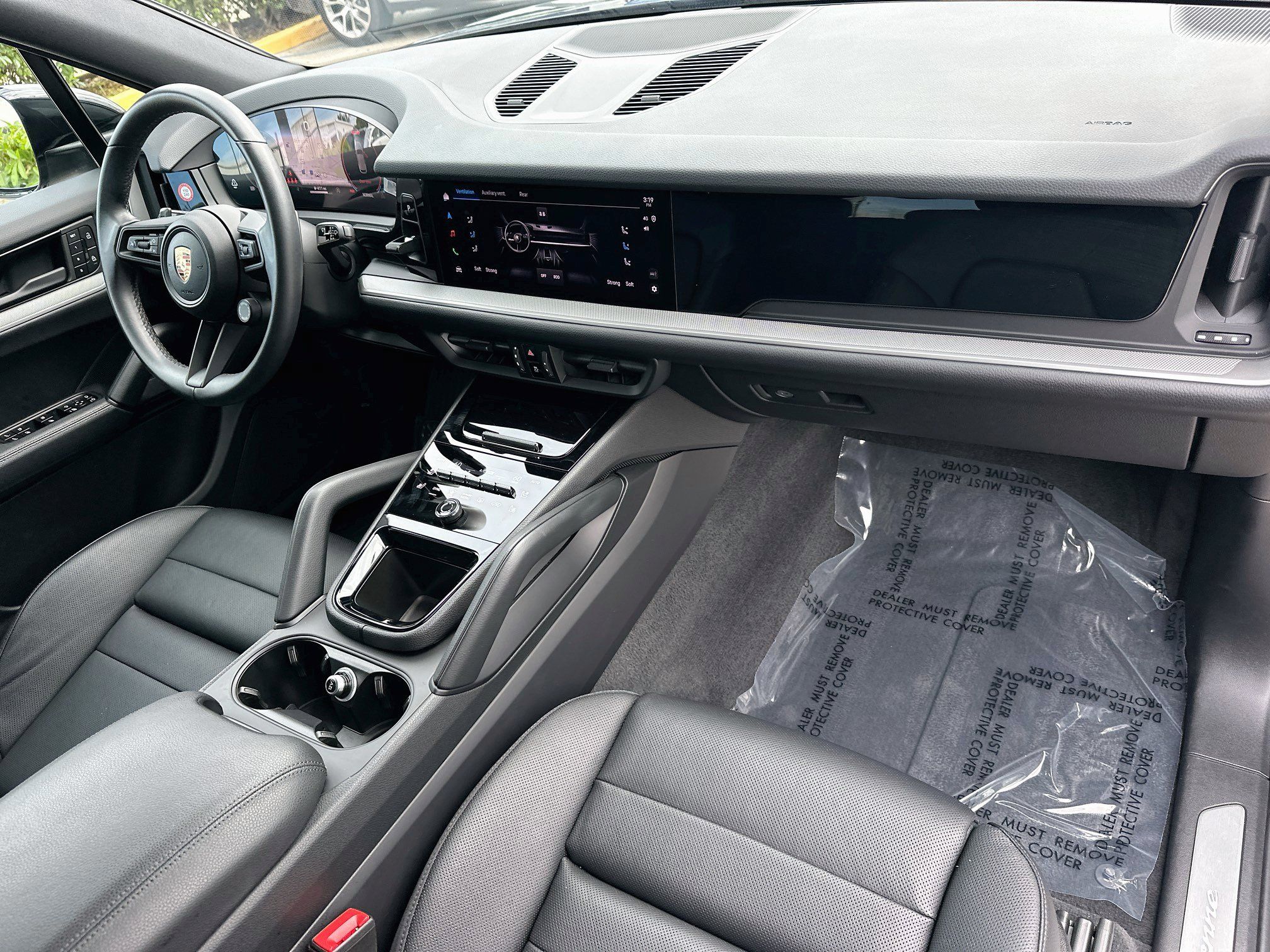 Used 2025 Porsche Cayenne AWD/4WD image 36