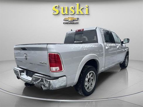 Used 2017 RAM 1500 Laramie w/ Convenience Group AWD/4WD image 3