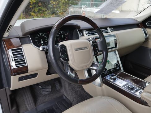 Used 2019 Land Rover Range Rover Supercharged image 4