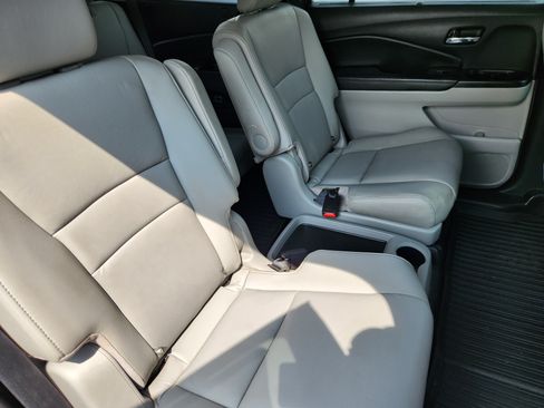 Used 2020 Honda Pilot Touring image 17