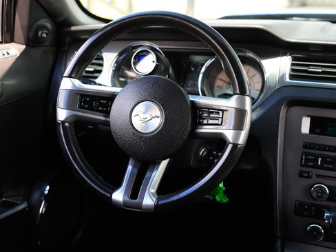 Used 2010 Ford Mustang GT image 32