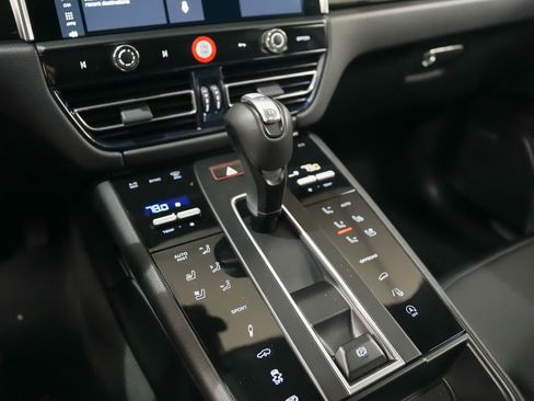 Used 2023 Porsche Macan S image 33