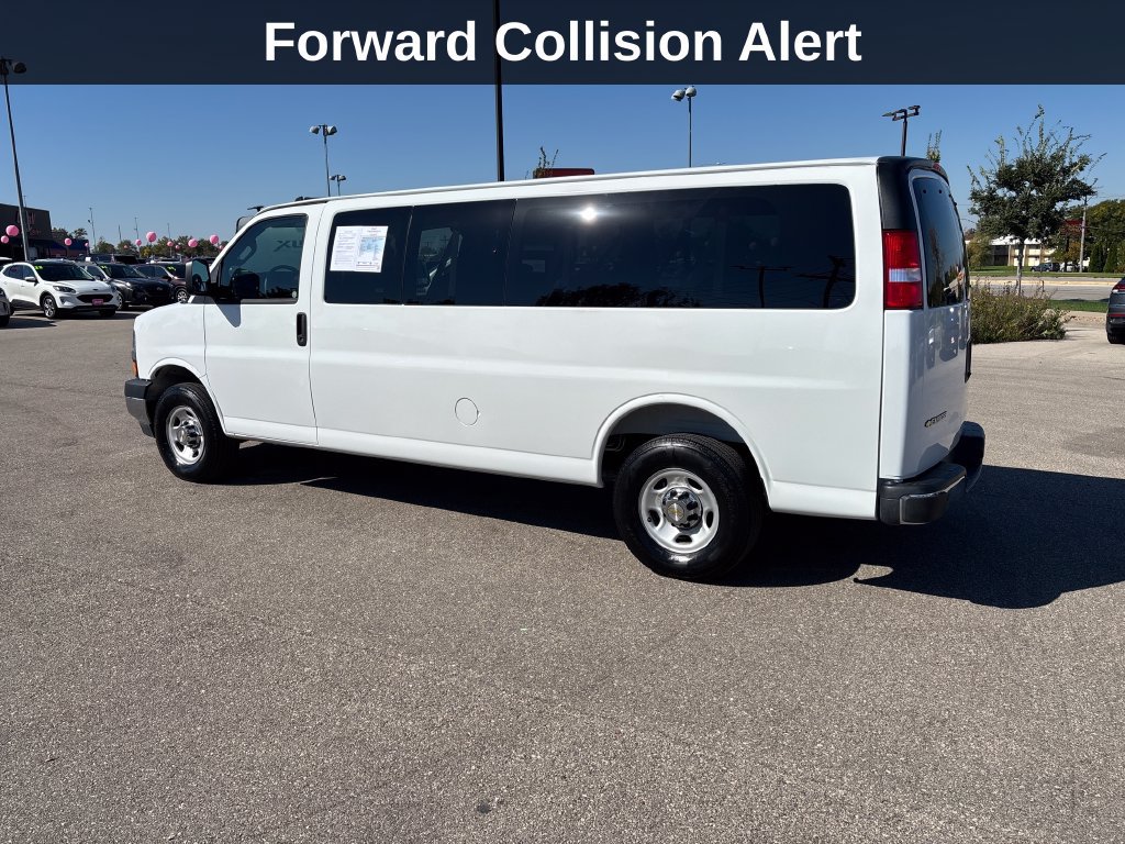 Used 2025 Chevrolet Express 3500 LT w/ LT Preferred Equipment Group RWD image 3