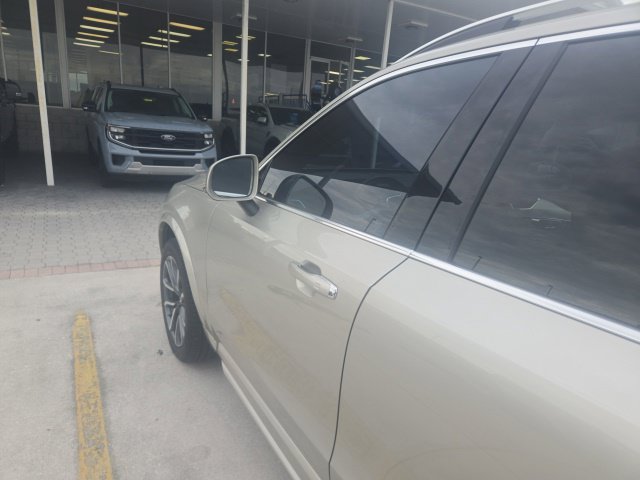 Used 2018 Volvo XC90 T6 Momentum w/ Convenience Package AWD/4WD image 14