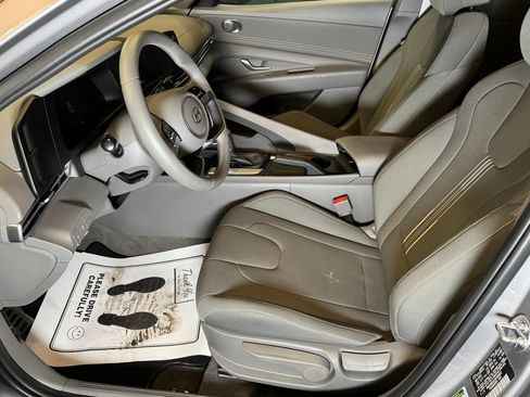 Used 2025 Hyundai Elantra Sport FWD image 20