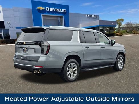 Used 2025 Chevrolet Suburban Premier AWD/4WD image 26