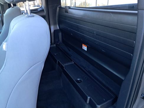 Used 2019 Toyota Tacoma SR image 15