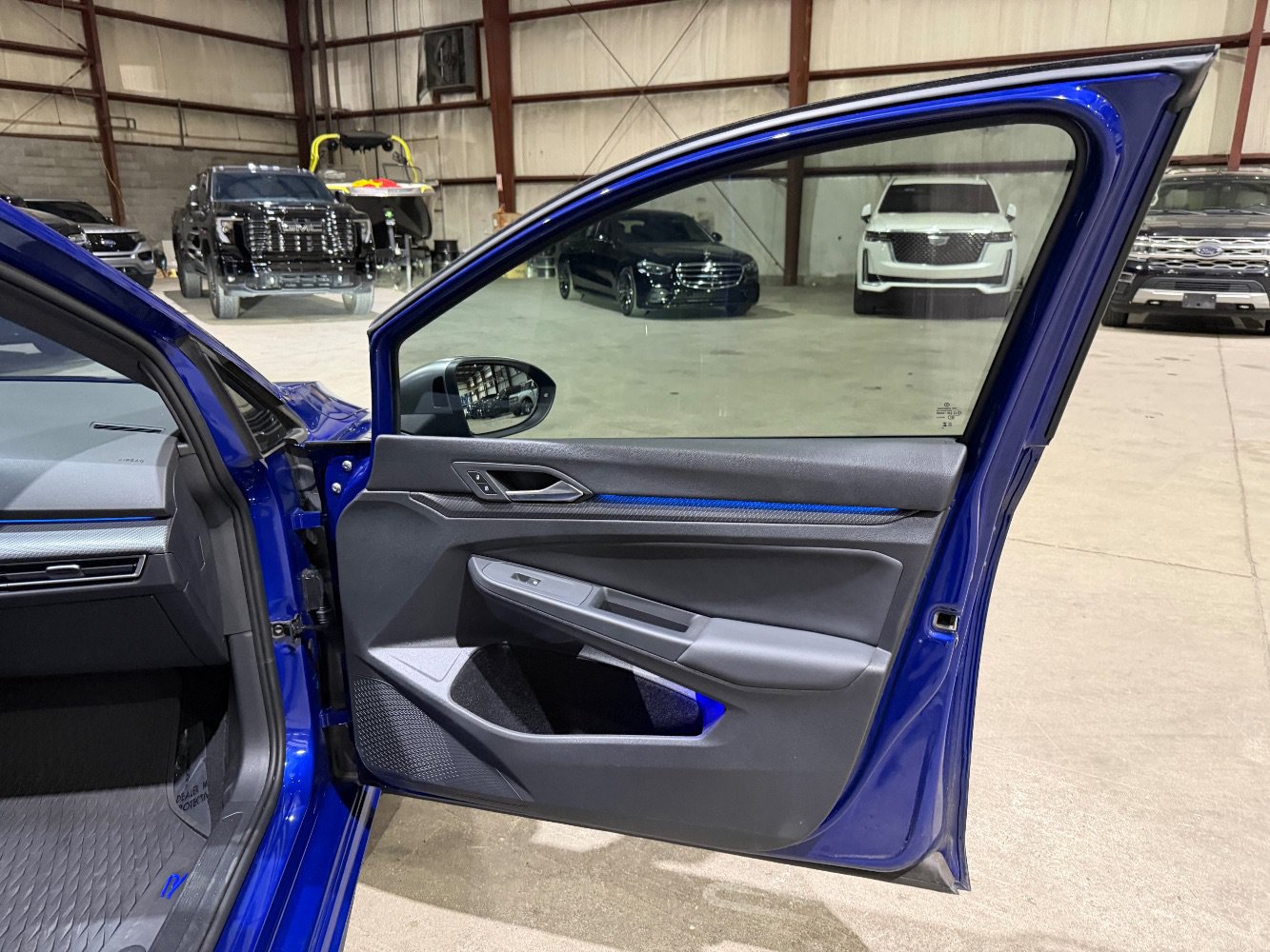 Used 2024 Volkswagen Golf R AWD/4WD image 24