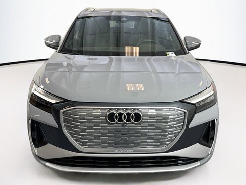 Used 2025 Audi Q4 e-tron Premium Plus w/ Premium Plus image 2
