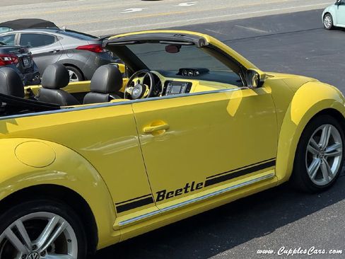 Used 2014 Volkswagen Beetle TDI image 41