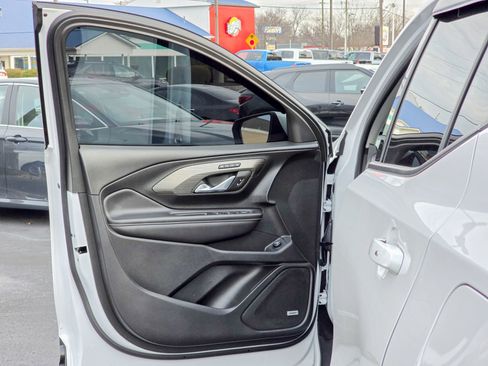 Used 2022 GMC Terrain SLT w/ Infotainment Package II image 30