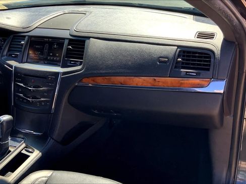 Used 2014 Lincoln MKS FWD image 7