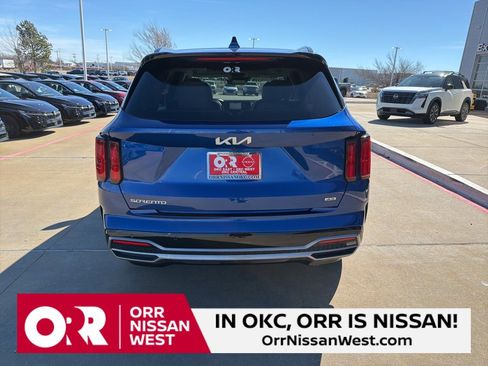 Used 2023 Kia Sorento SX image 4
