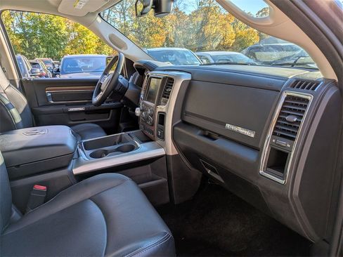Used 2016 RAM 1500 Laramie w/ Convenience Group image 28