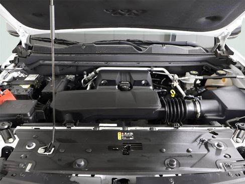 Used 2024 Chevrolet Colorado Trail Boss image 13