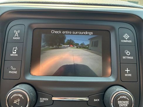 Used 2018 Jeep Cherokee Latitude w/ Altitude Package FWD image 27