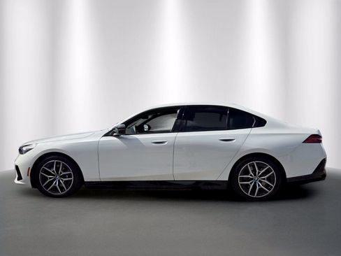 New 2025 BMW i5 M60 w/ Premium Package AWD/4WD image 4