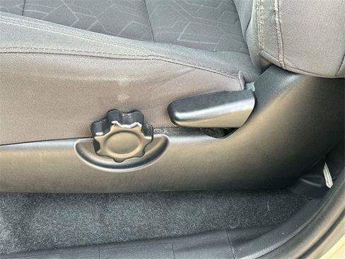 Used 2018 Toyota Tacoma TRD Off-Road image 31