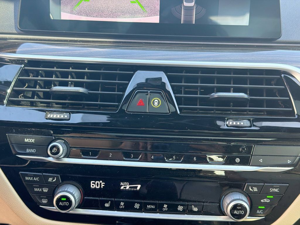 Used 2020 BMW 540i w/ Premium Package RWD image 16