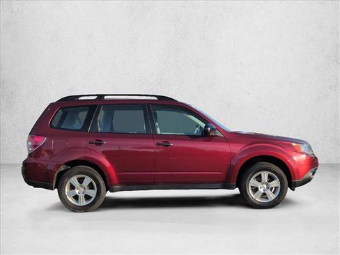 Used 2011 Subaru Forester 2.5X w/ Alloy Wheel Value Pkg image 4