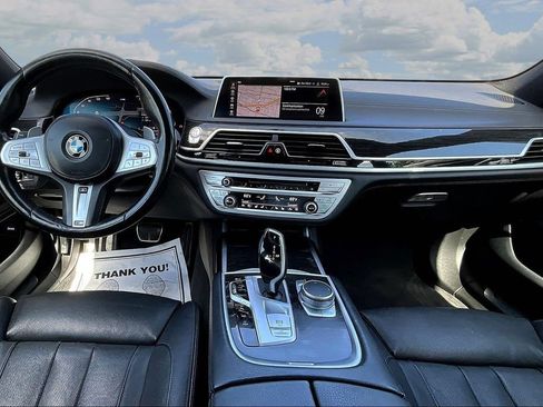 Used 2020 BMW 740i w/ M Sport Package RWD image 7