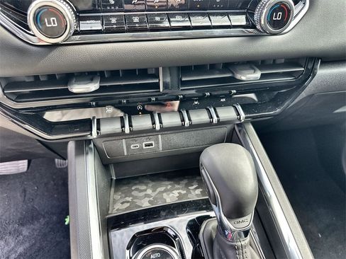 New 2026 GMC Canyon Elevation w/ Convenience Package image 27